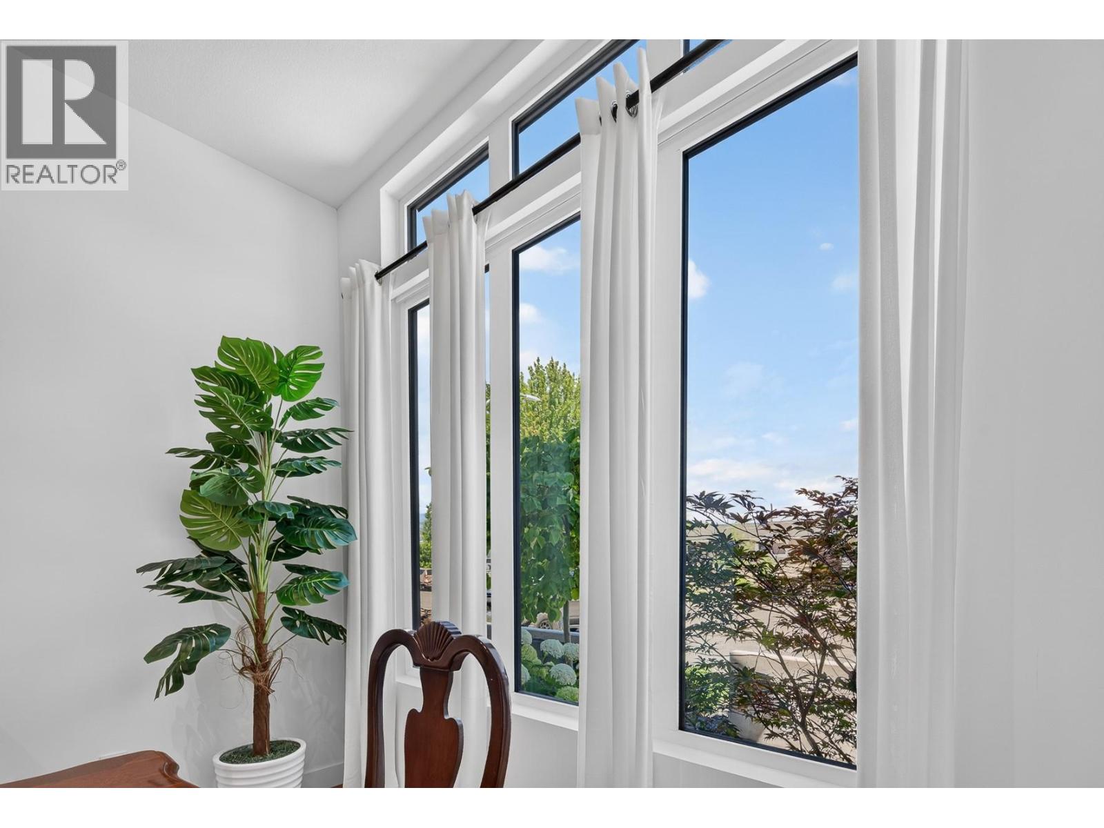 803 Francis Avenue - 7