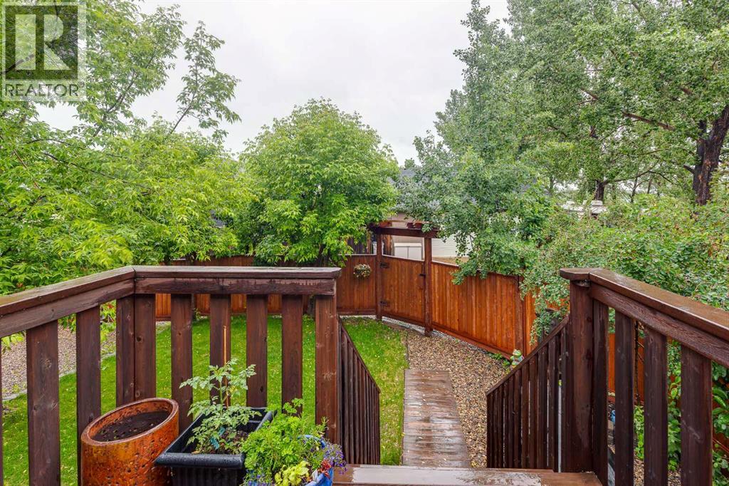5902- 52 Avenue - 3