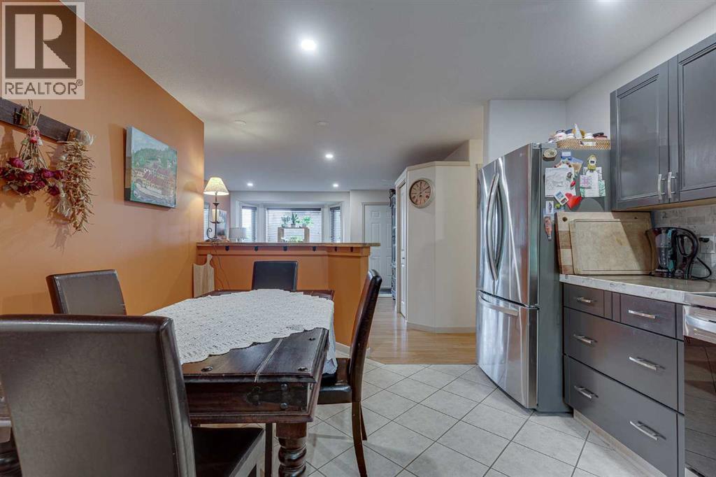 5902- 52 Avenue - 23