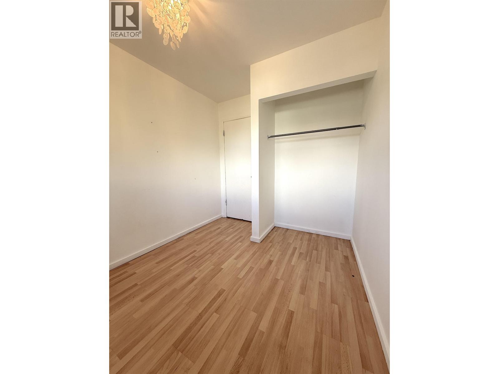 1012 E 10TH AVENUE - 9