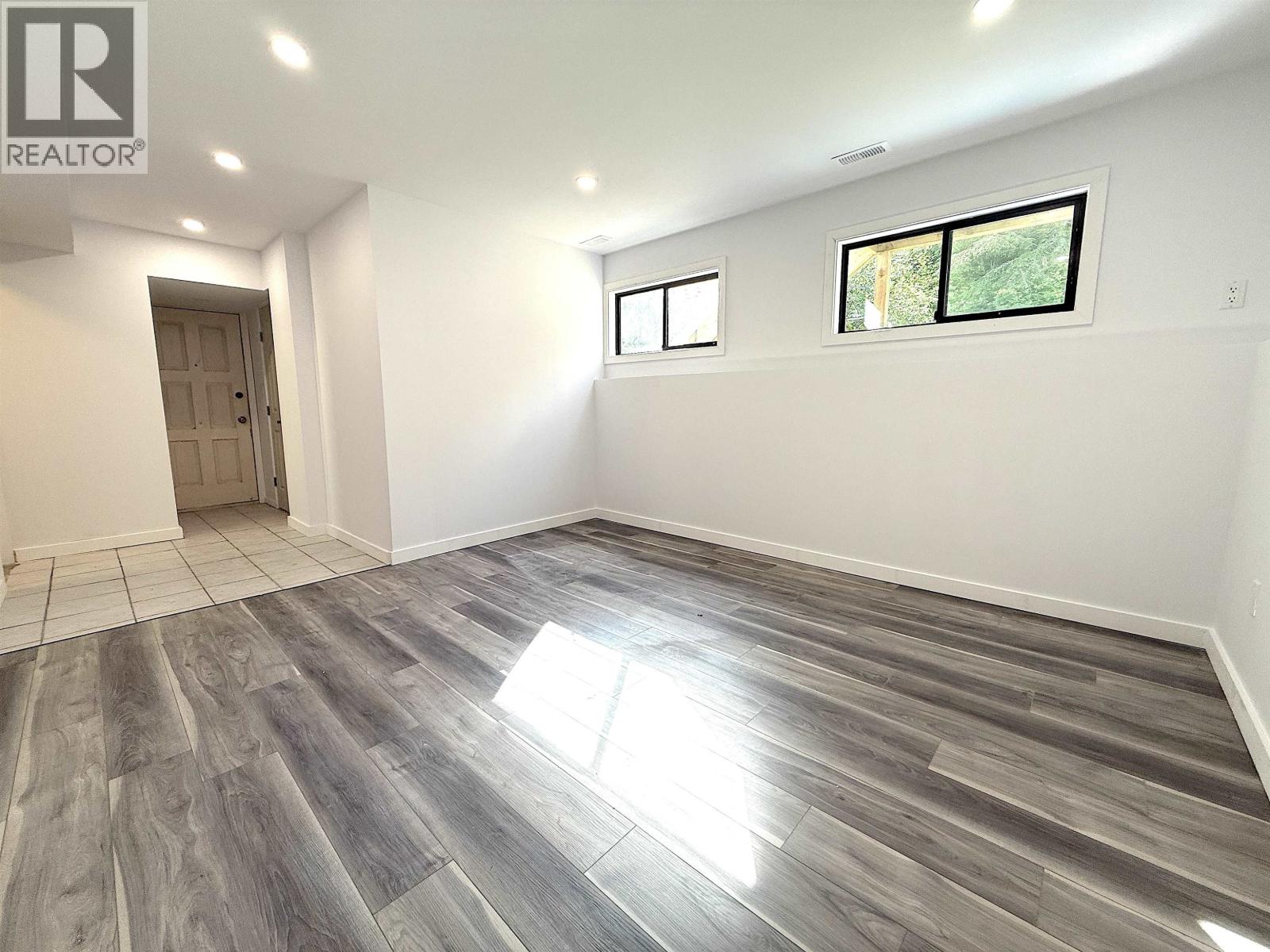 1012 E 10TH AVENUE - 17