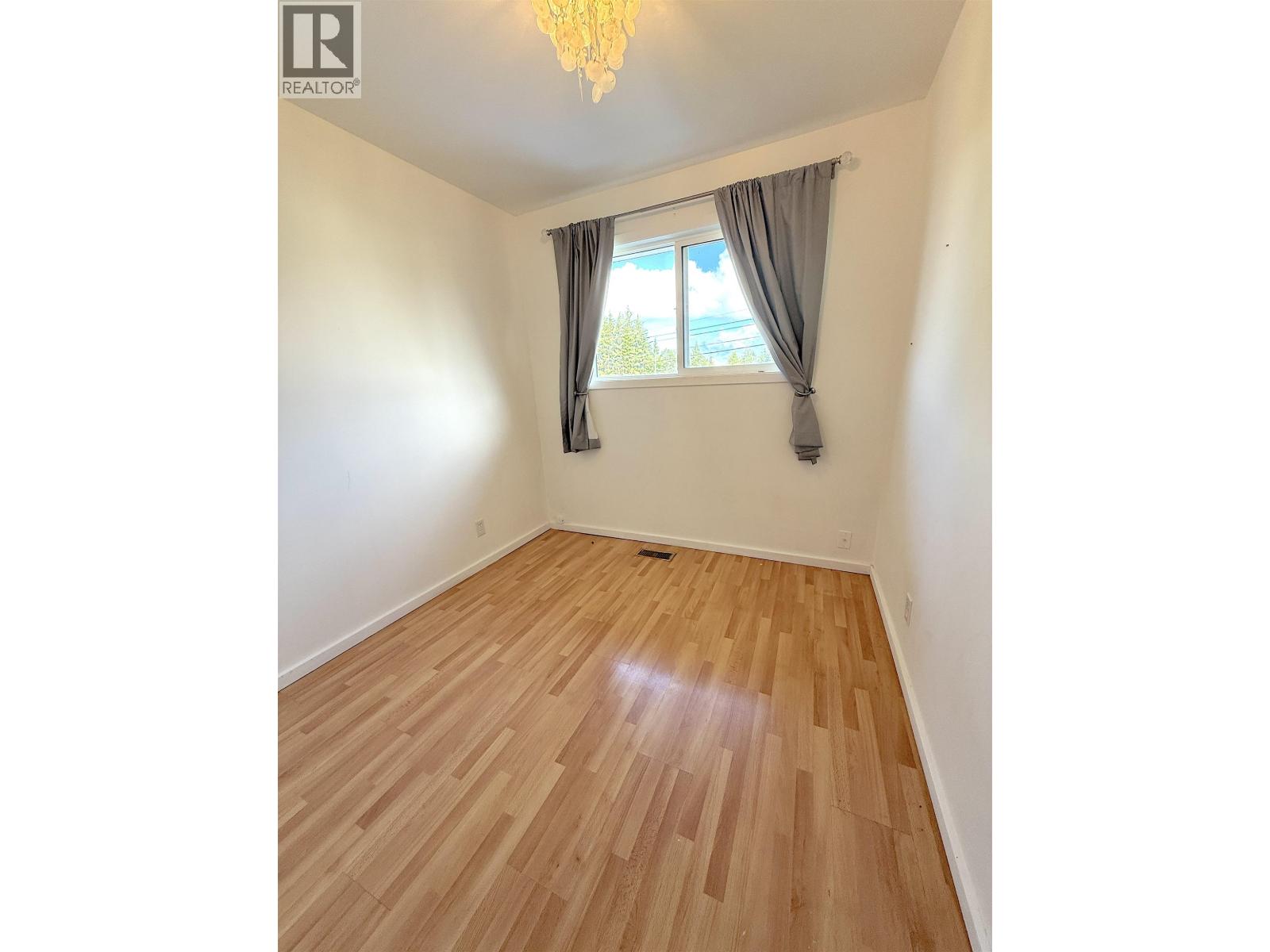 1012 E 10TH AVENUE - 8