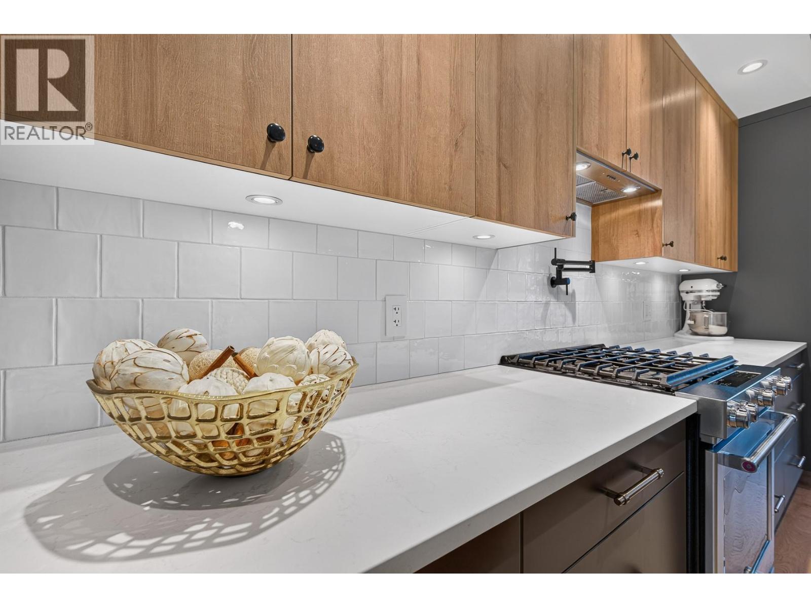 803 Francis Avenue - 16