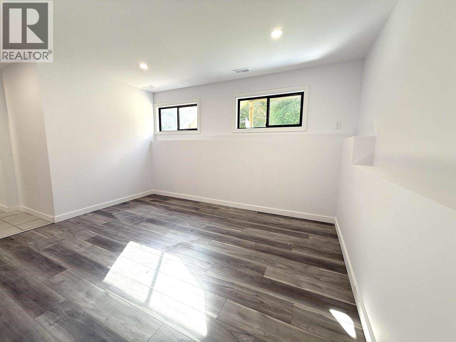 1012 E 10TH AVENUE - 18
