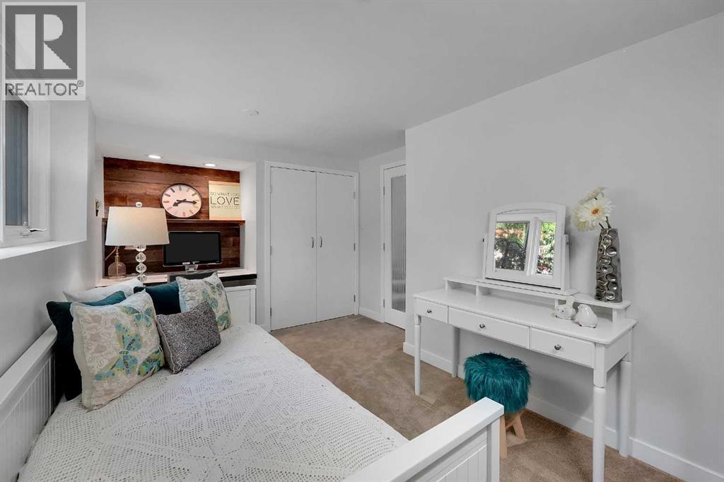 1718 12 Avenue NW - 17