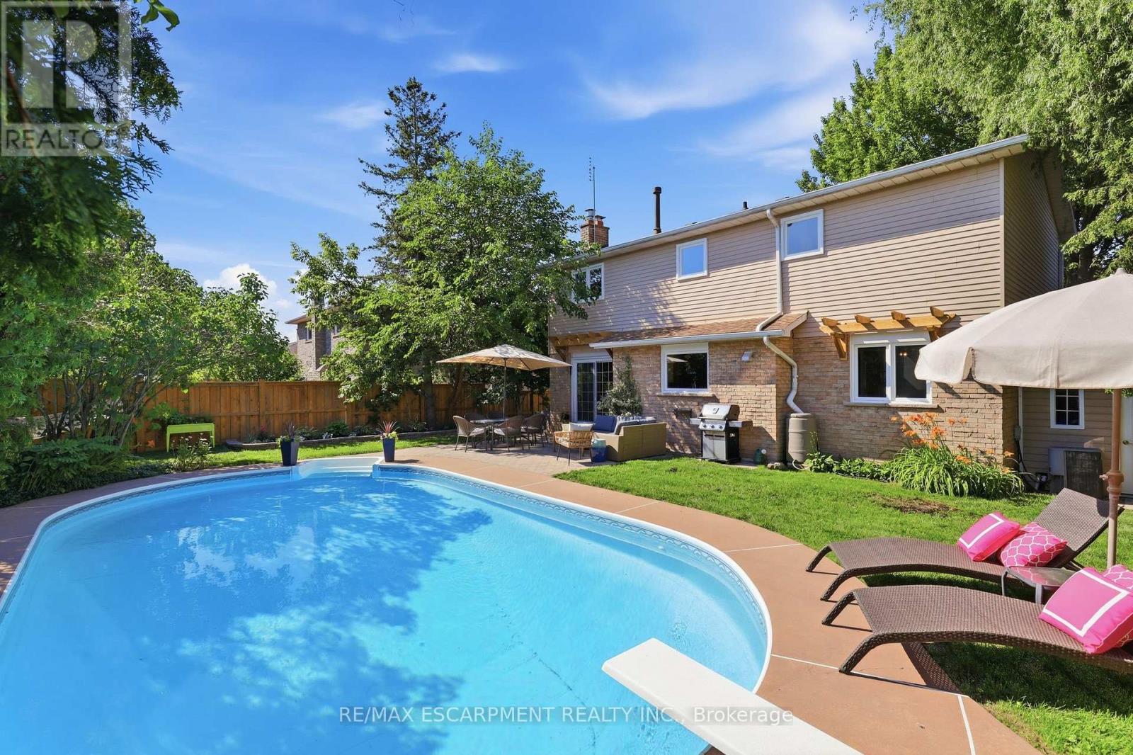 463 GOWLAND CRESCENT - 1