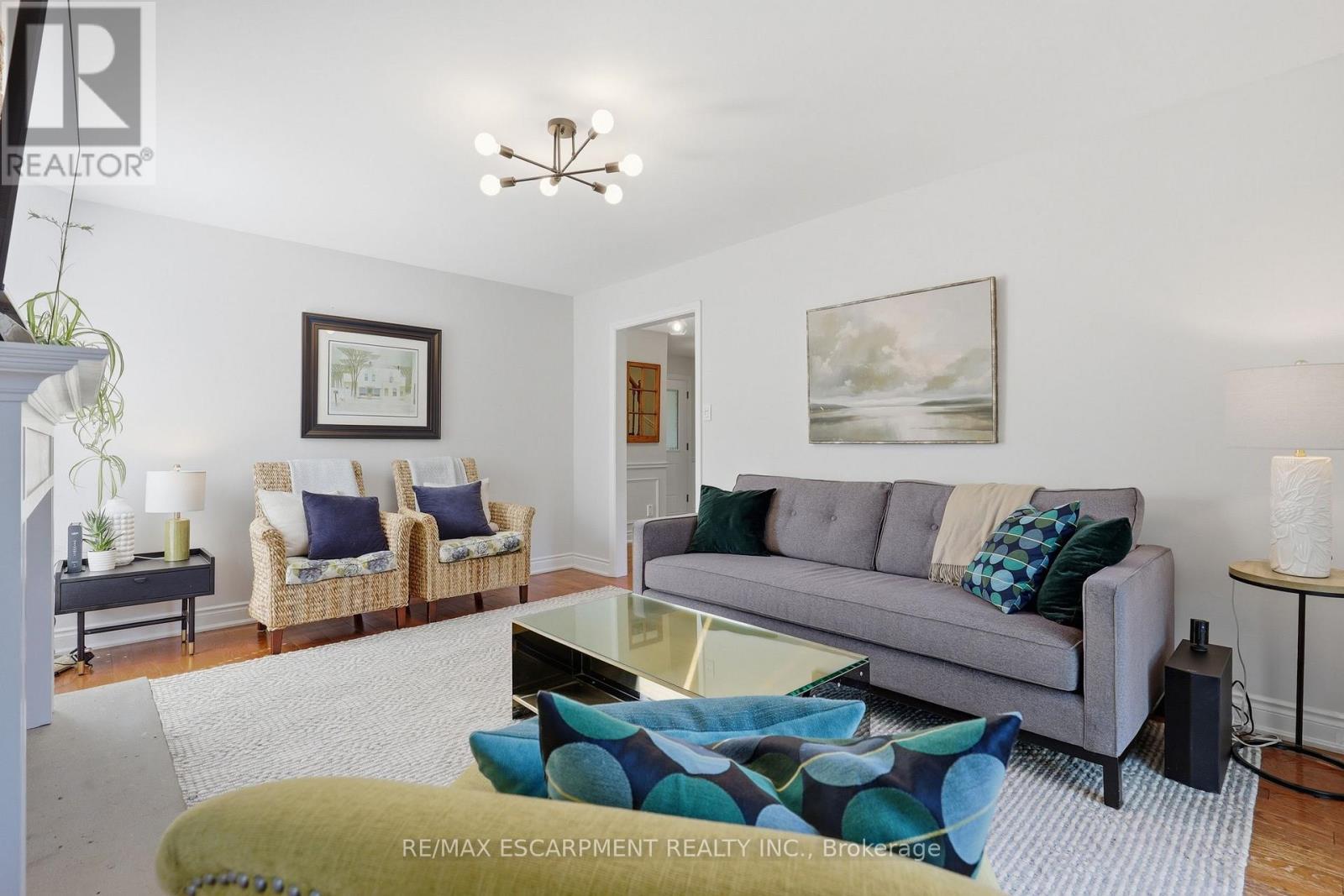 463 GOWLAND CRESCENT - 8