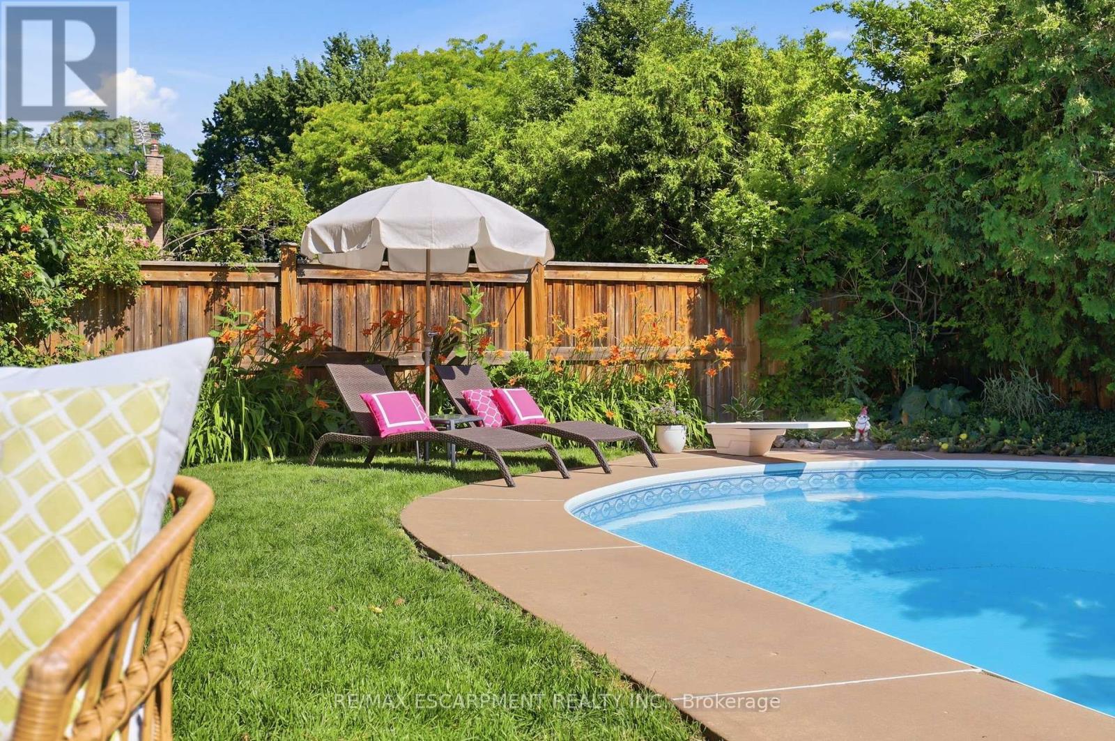 463 GOWLAND CRESCENT - 34