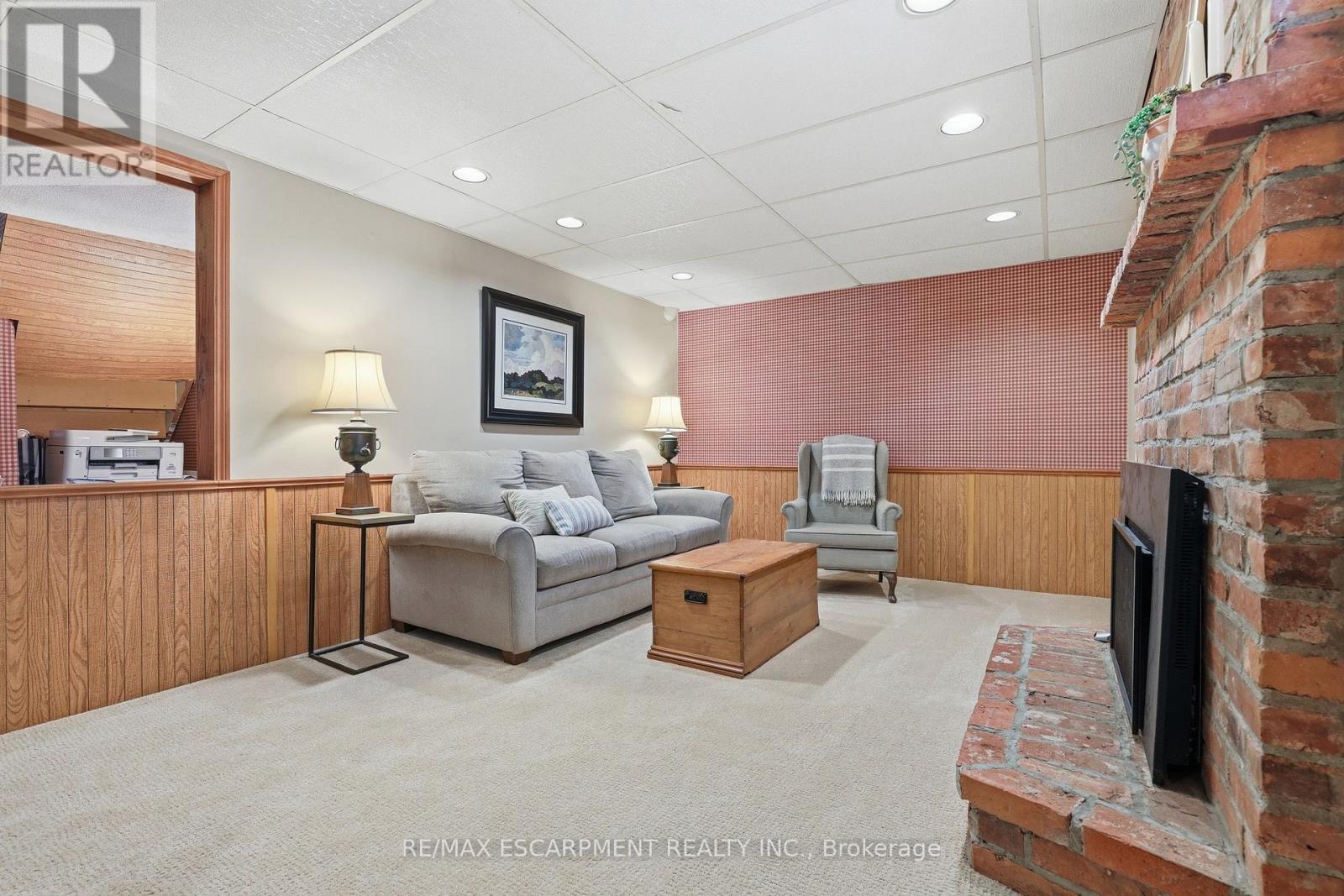 463 GOWLAND CRESCENT - 29