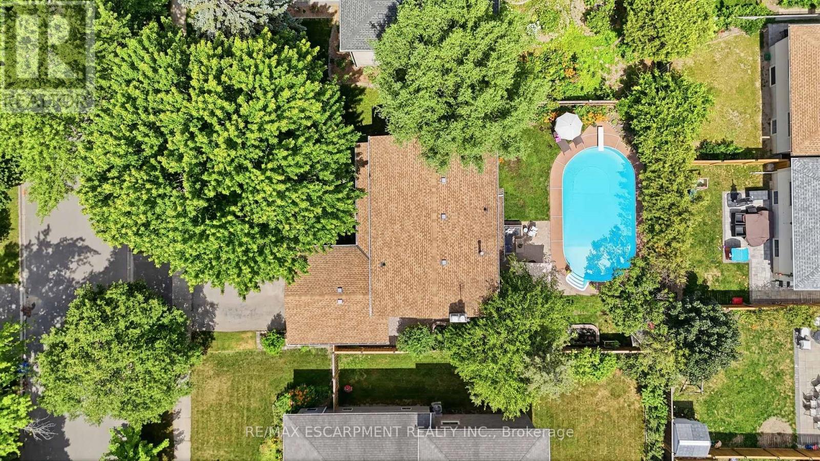 463 GOWLAND CRESCENT - 3