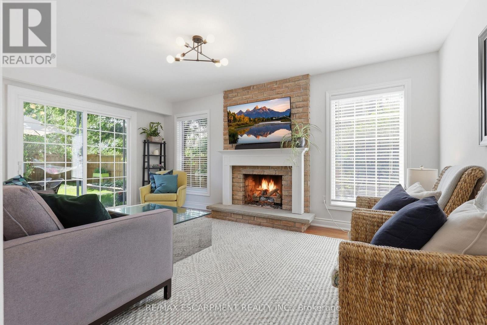 463 GOWLAND CRESCENT - 7