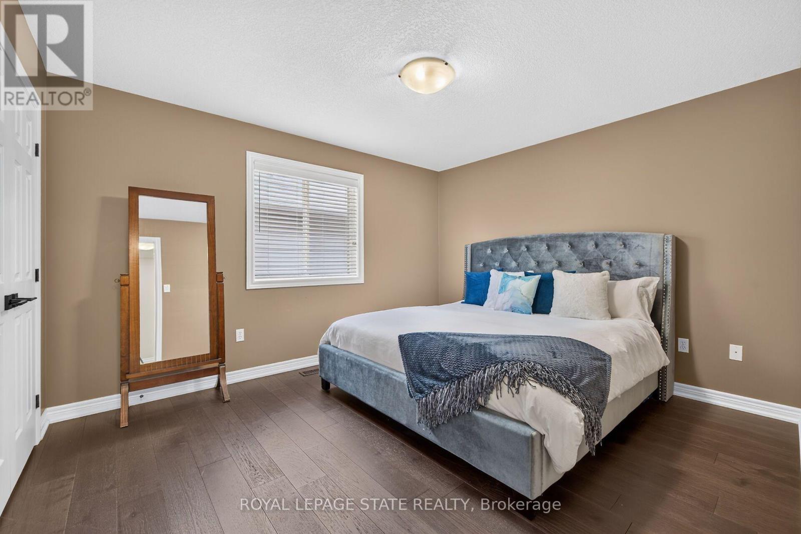 160 WILLS CRESCENT - Image 32
