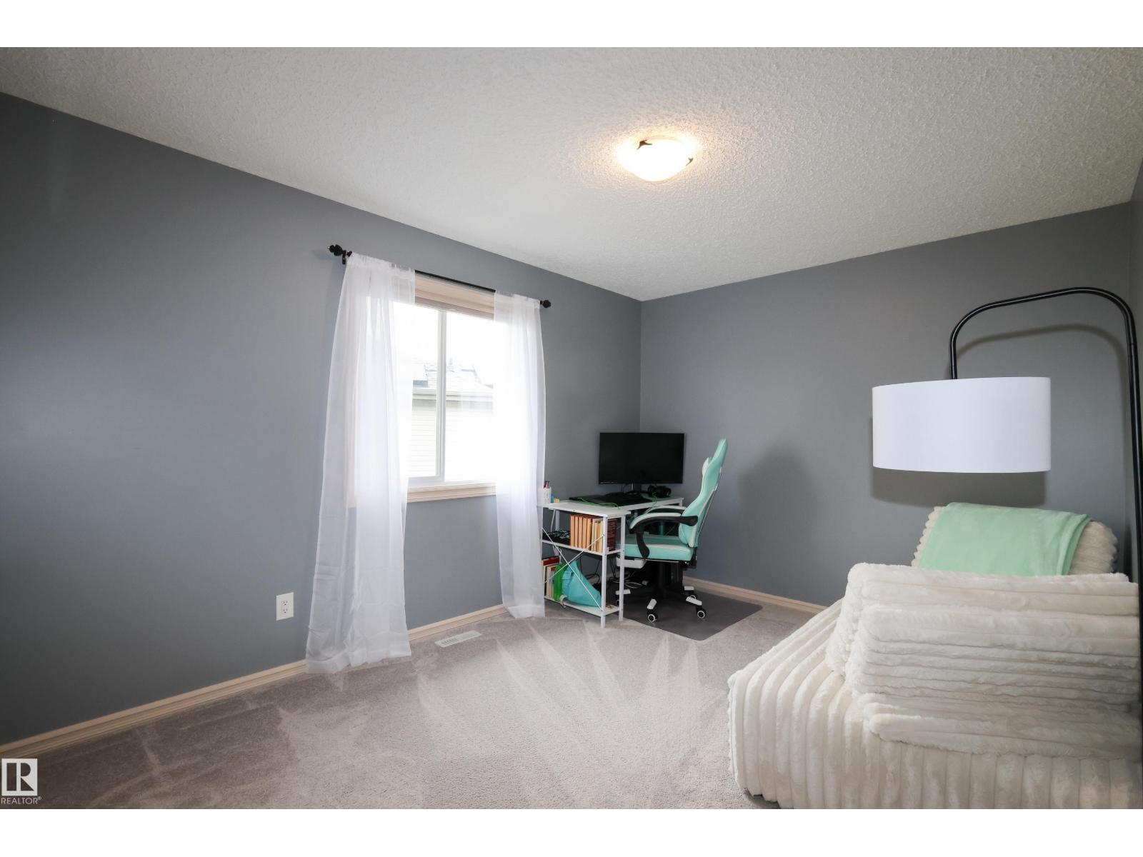 10302 98 ST - 17