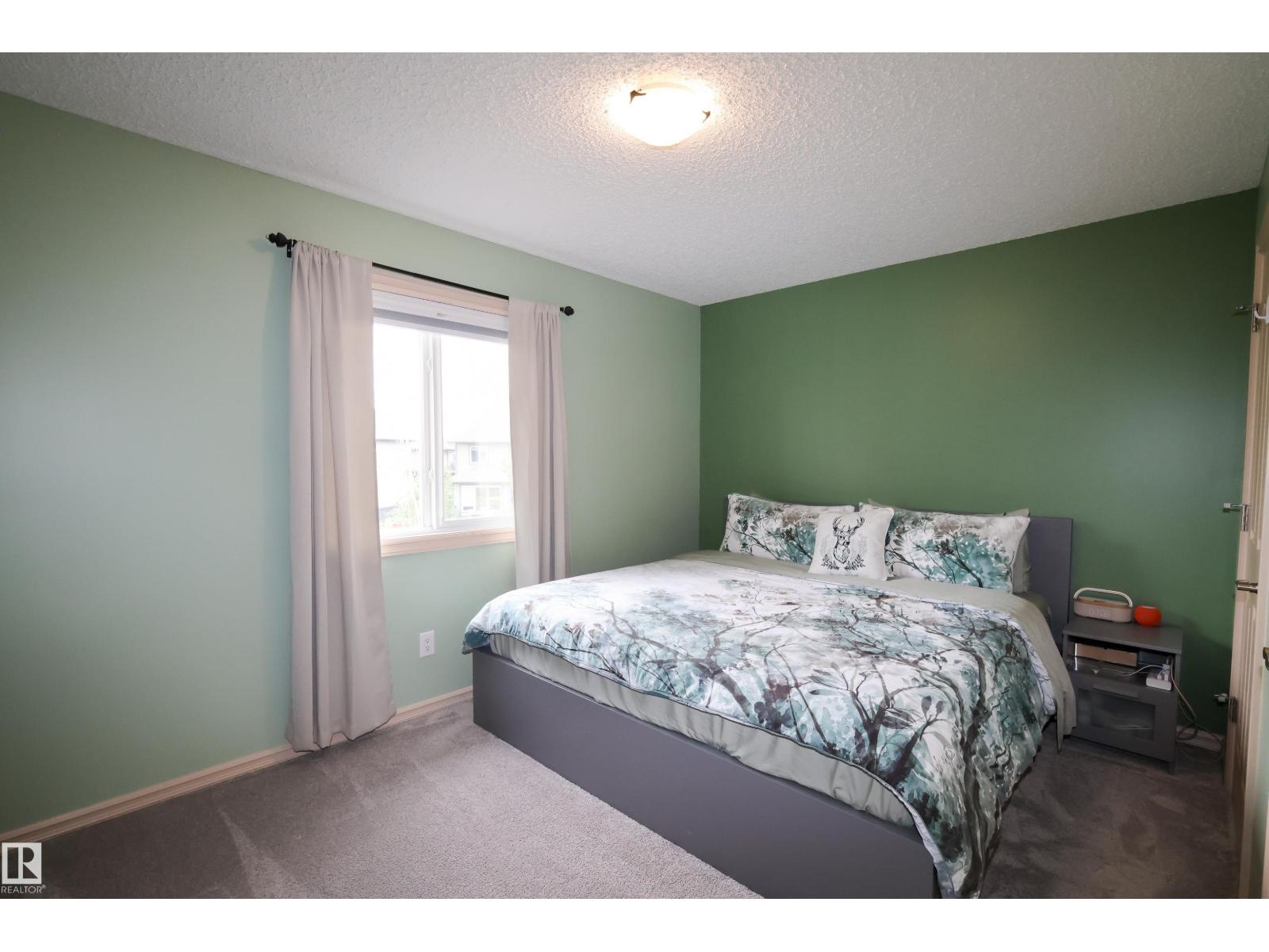 10302 98 ST - 20
