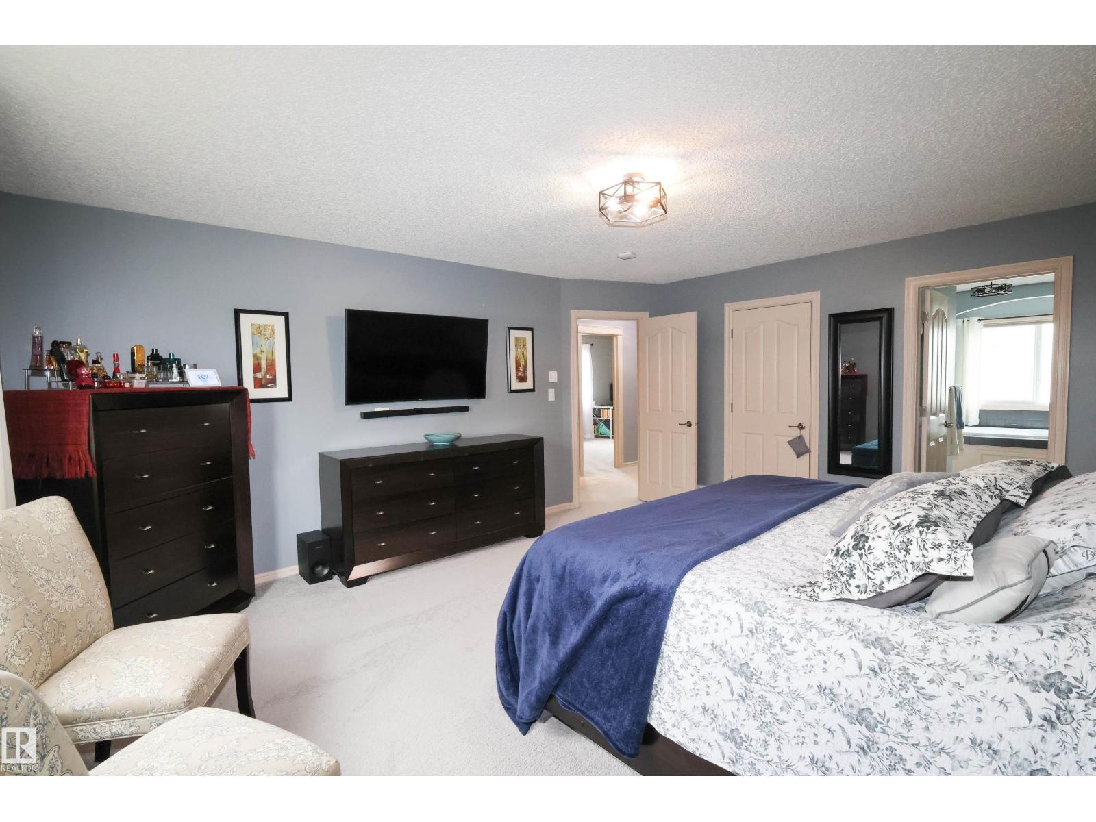 10302 98 ST - 23