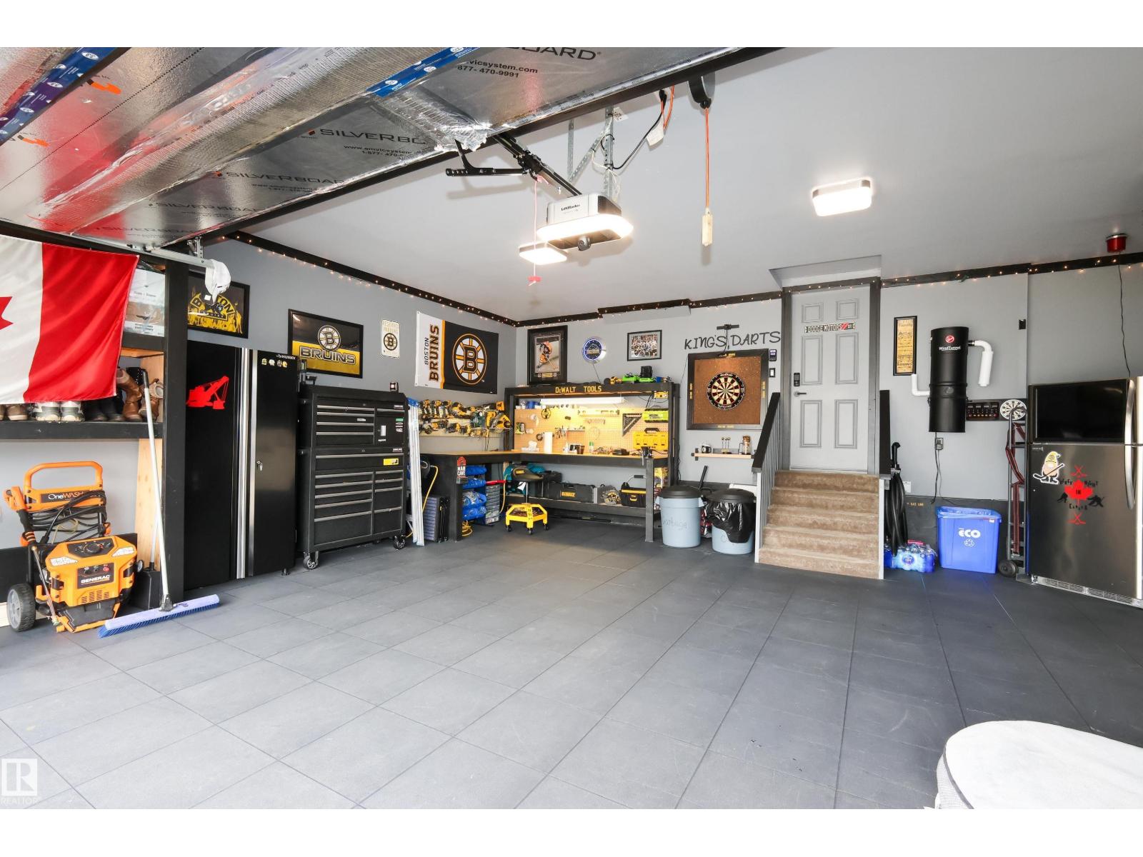 10302 98 ST - 36