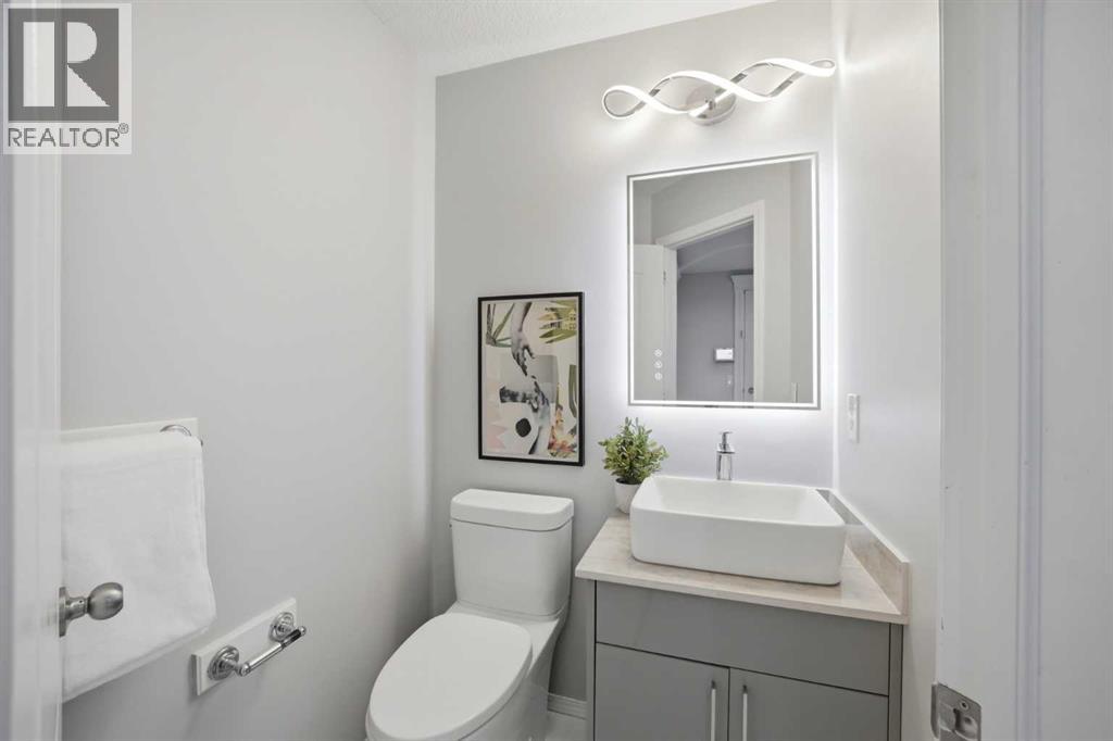1433 Strathcona Drive SW - 18