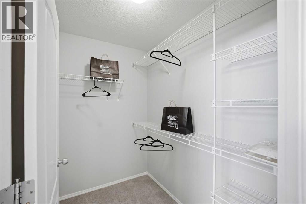 1433 Strathcona Drive SW - 28