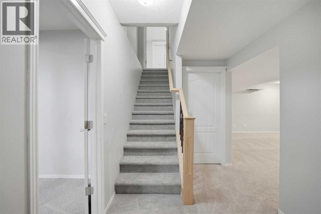 1433 Strathcona Drive SW - 38