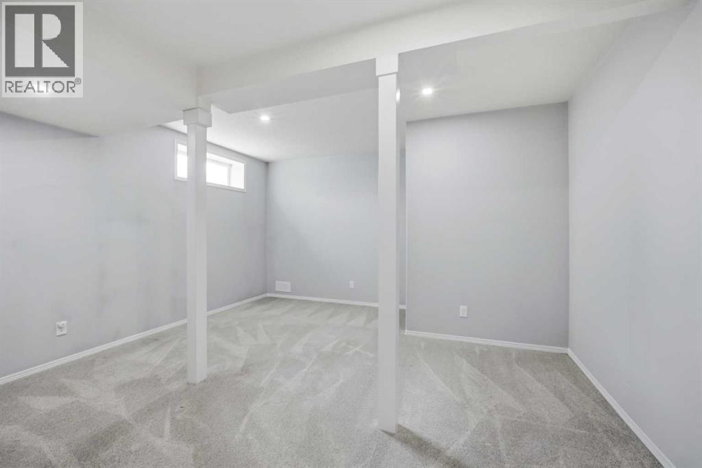 1433 Strathcona Drive SW - 39