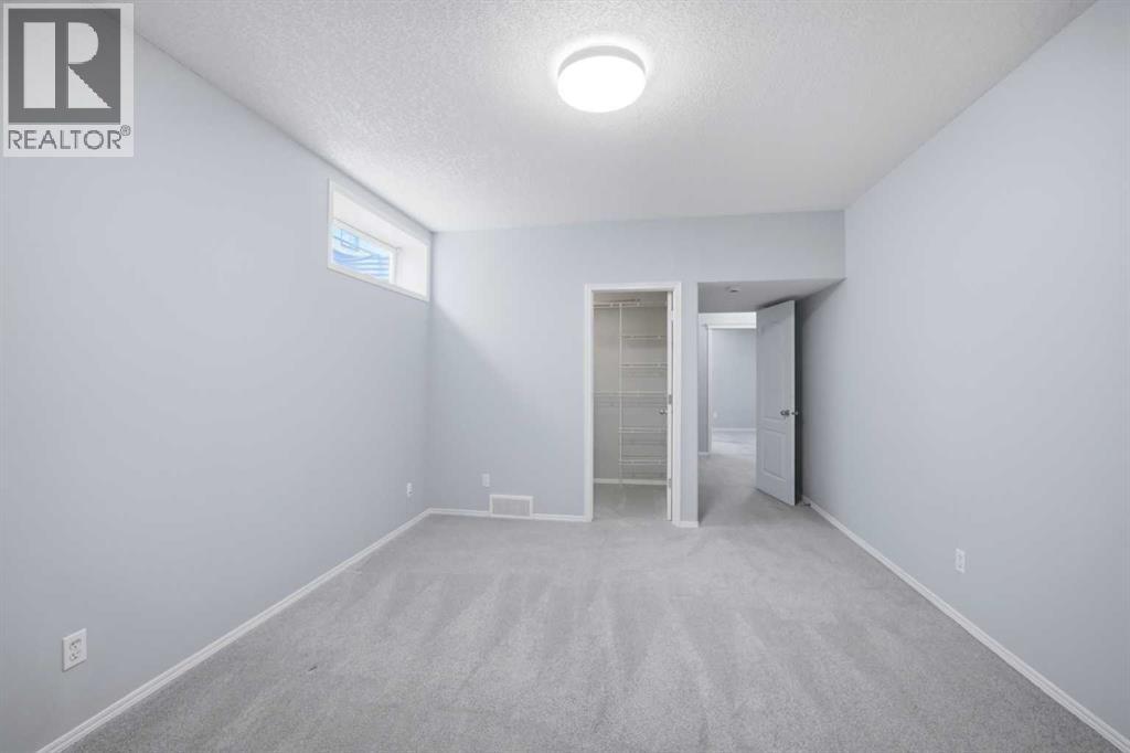 1433 Strathcona Drive SW - 42