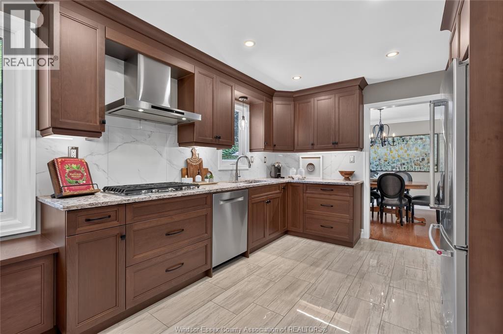 220 EASTLAWN - 15