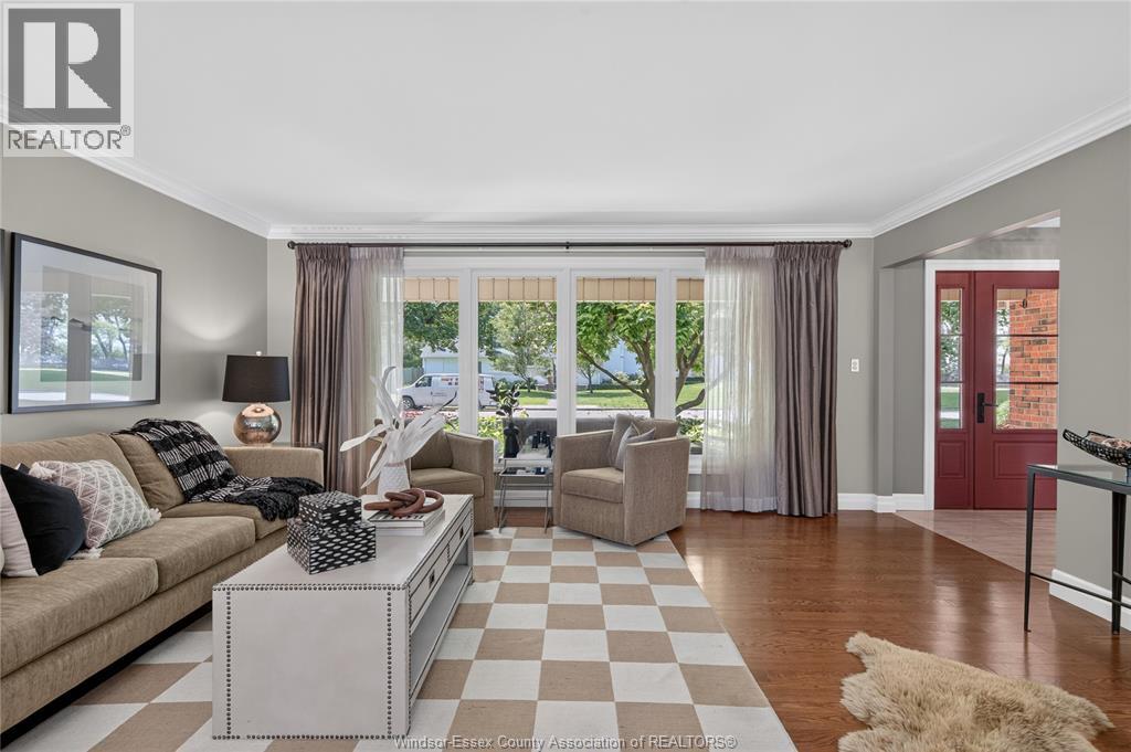 220 EASTLAWN - 9
