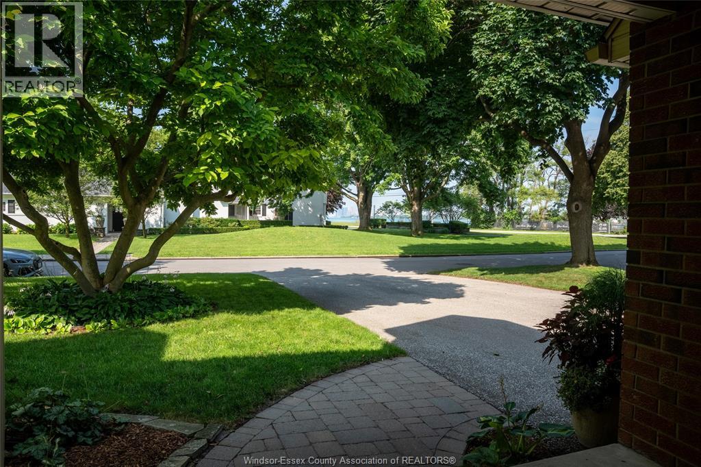 220 EASTLAWN - 5
