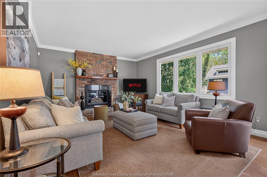 220 EASTLAWN - 20