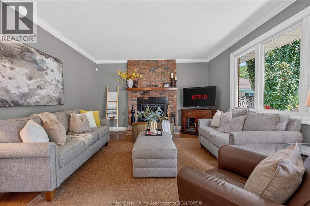 220 EASTLAWN - 21