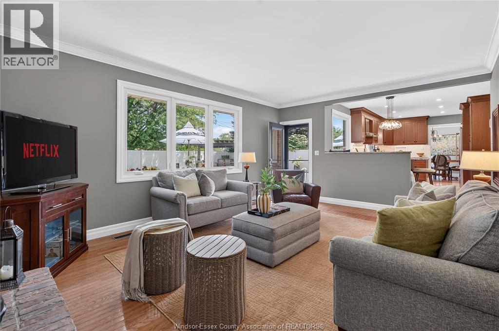 220 EASTLAWN - 22