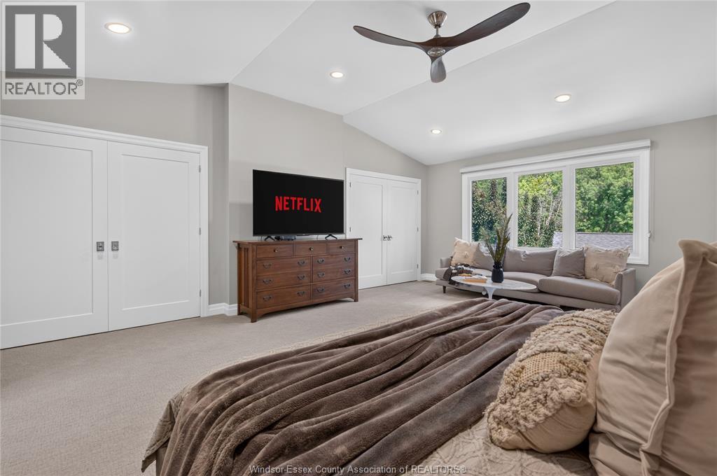 220 EASTLAWN - 28