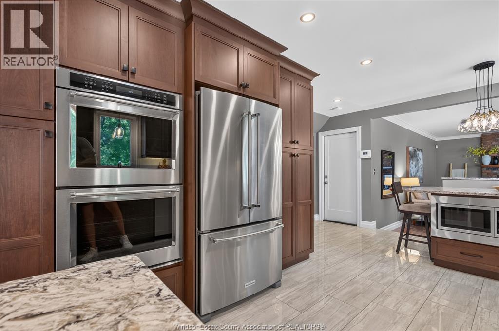 220 EASTLAWN - 16