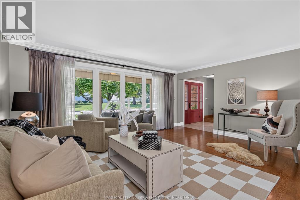 220 EASTLAWN - 10