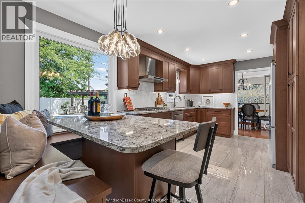 220 EASTLAWN - 14