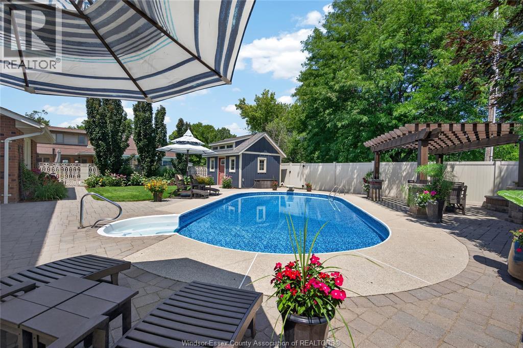 220 EASTLAWN - 43