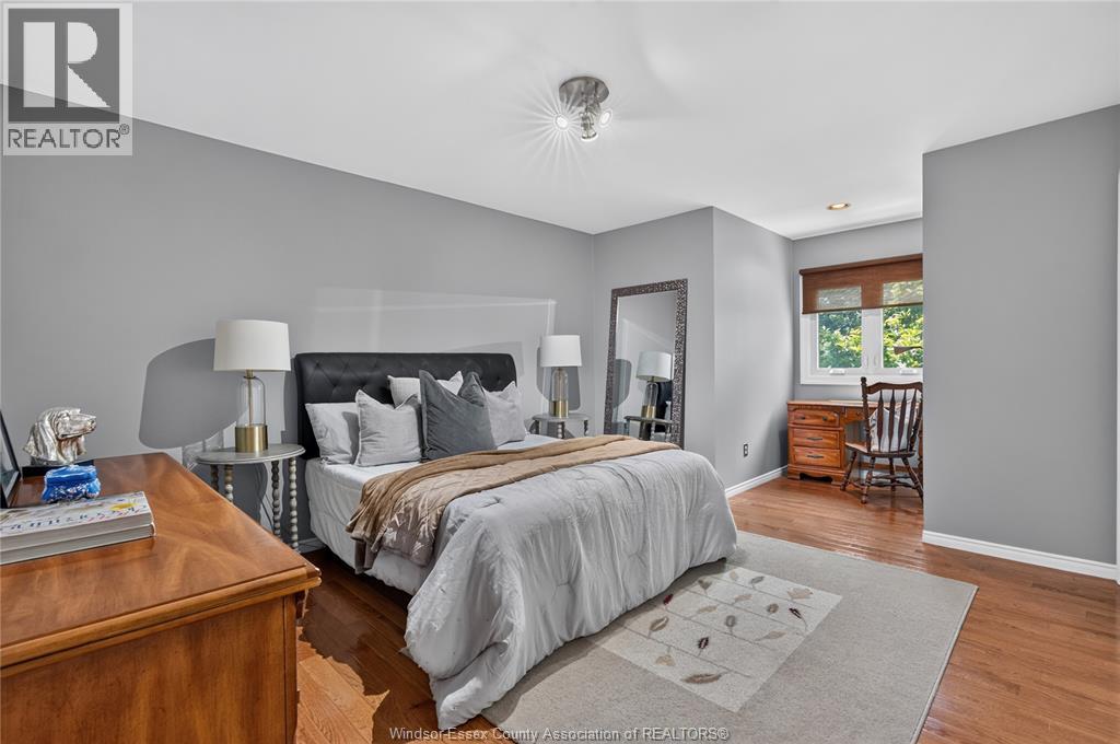220 EASTLAWN - 34