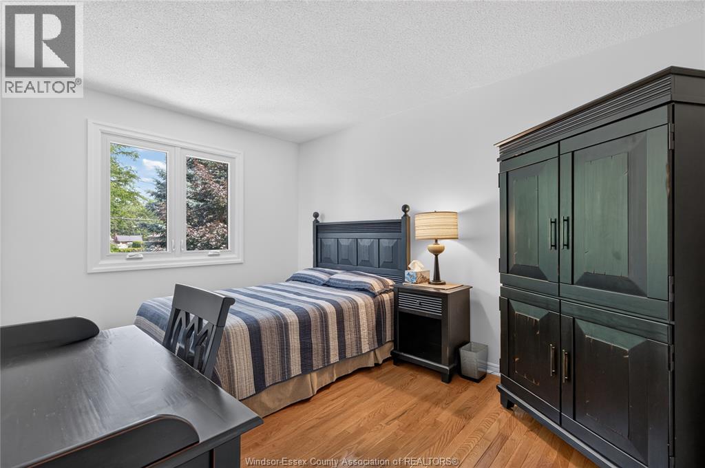 220 EASTLAWN - 35