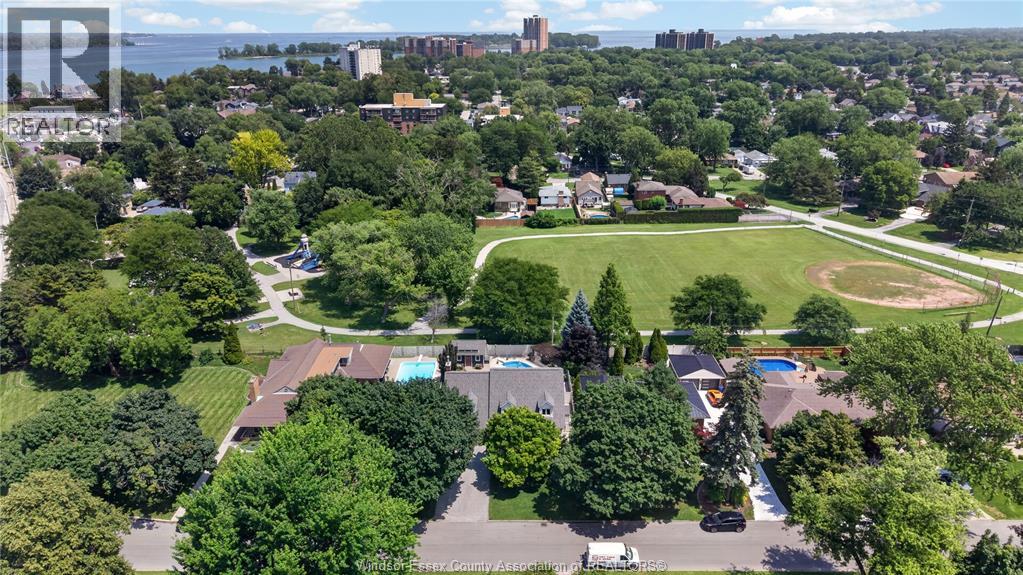 220 EASTLAWN - 49