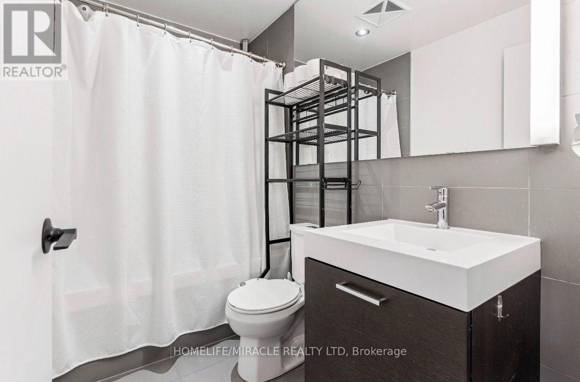 #207 318 KING STREET E - 16