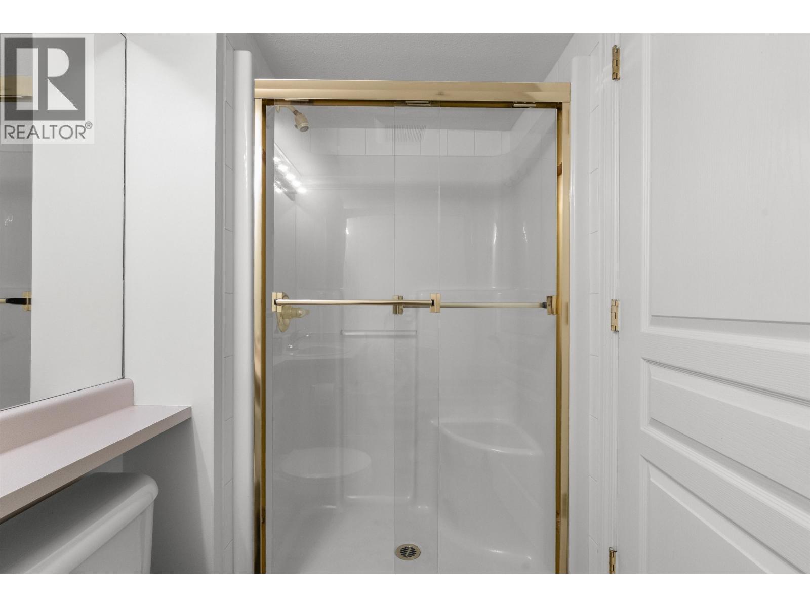 #118-4770 52A Street, Delta