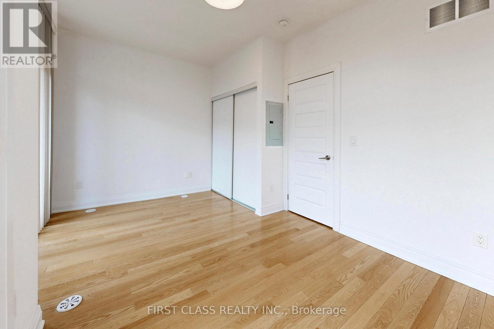 #79 23 ELDORA AVENUE - 27