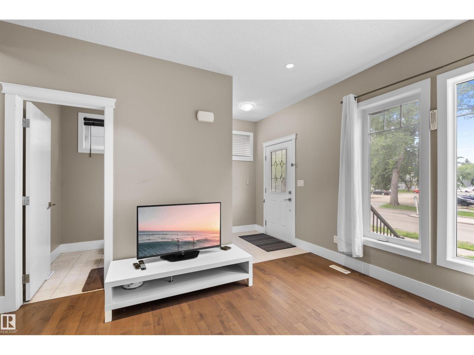 11719 127 ST NW - 2