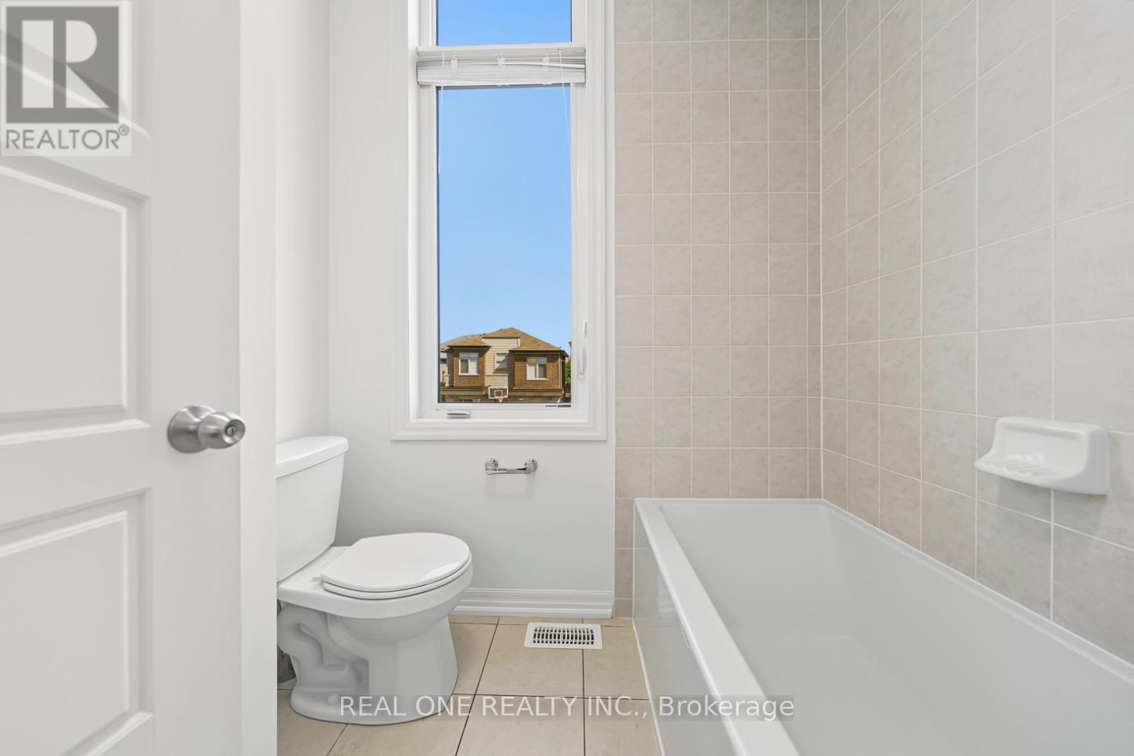 67 TANGO CRESCENT - 44