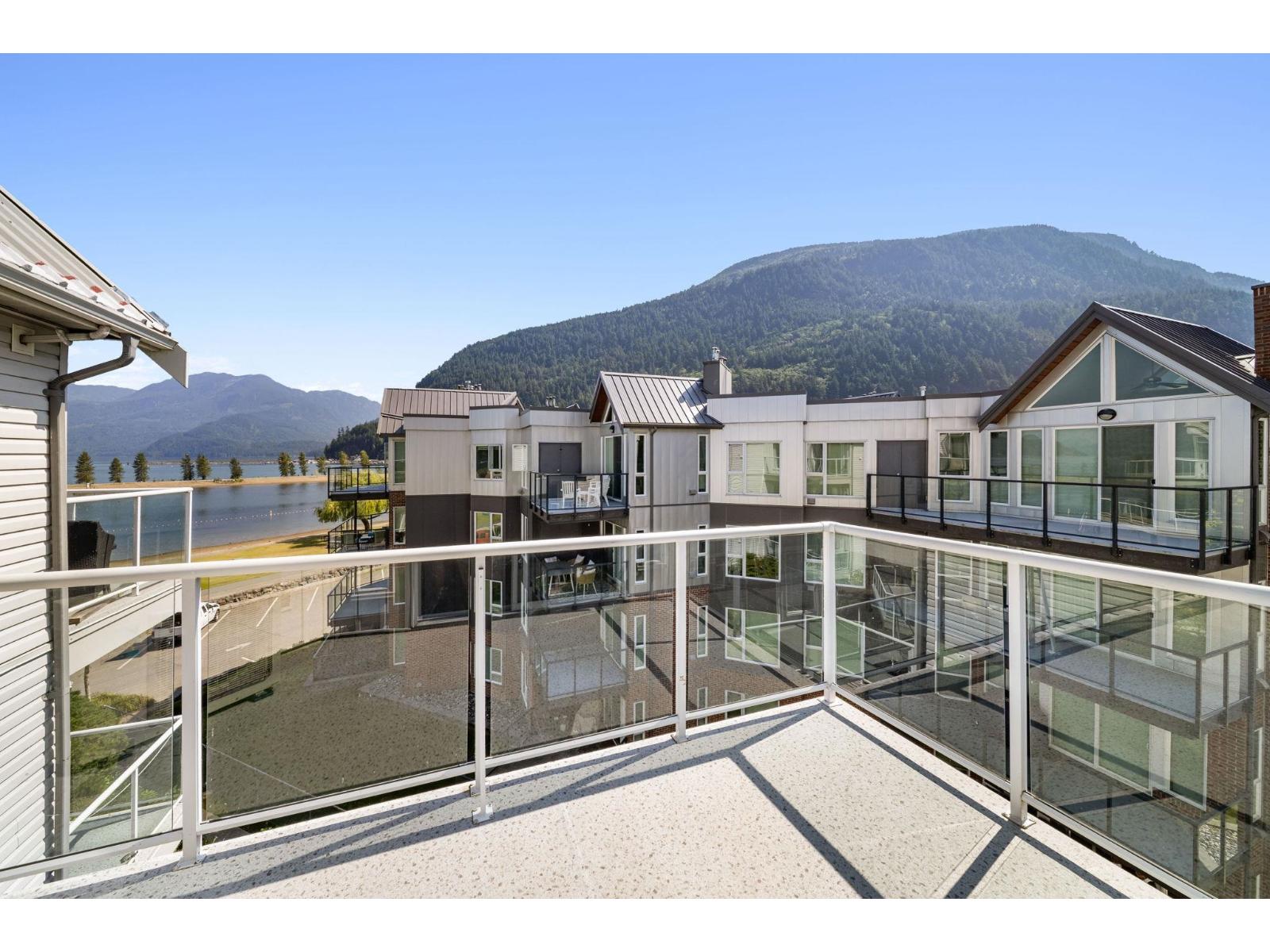 410 328 ESPLANADE AVENUE, Harrison Hot Springs, Harrison Hot Springs