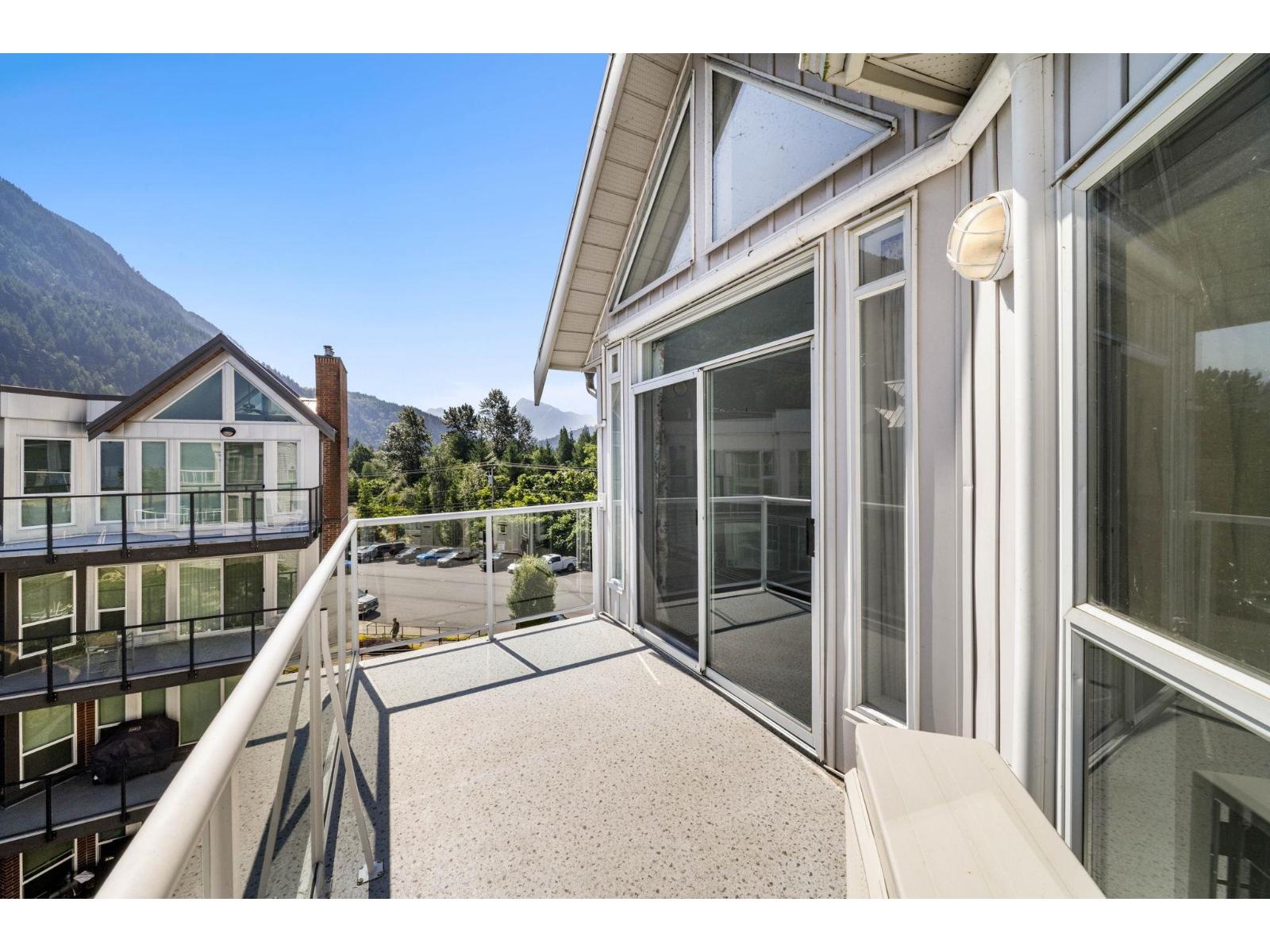 410 328 ESPLANADE AVENUE, Harrison Hot Springs, Harrison Hot Springs