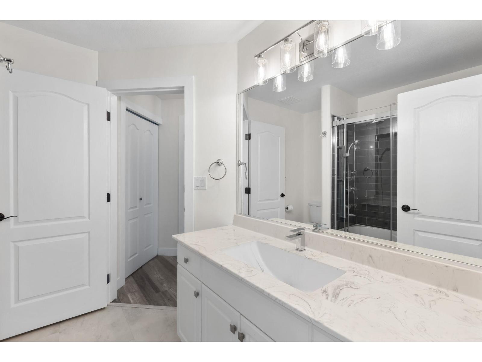 410 328 ESPLANADE AVENUE, Harrison Hot Springs, Harrison Hot Springs