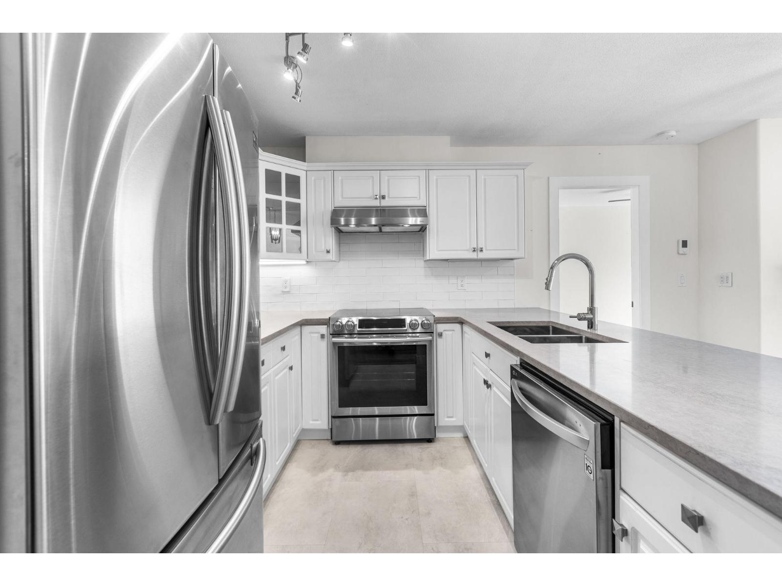 410 328 ESPLANADE AVENUE, Harrison Hot Springs, Harrison Hot Springs