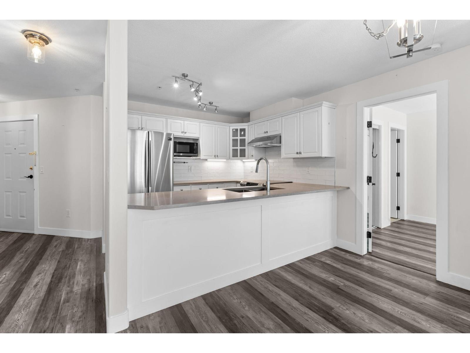 410 328 ESPLANADE AVENUE, Harrison Hot Springs, Harrison Hot Springs