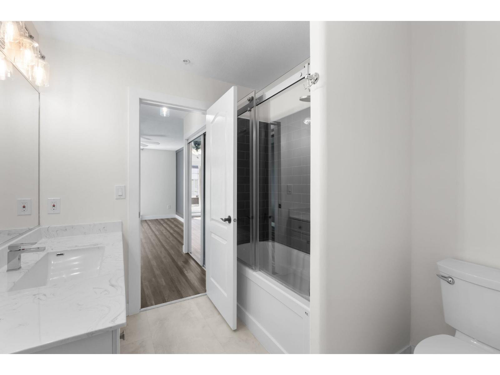 410 328 ESPLANADE AVENUE, Harrison Hot Springs, Harrison Hot Springs